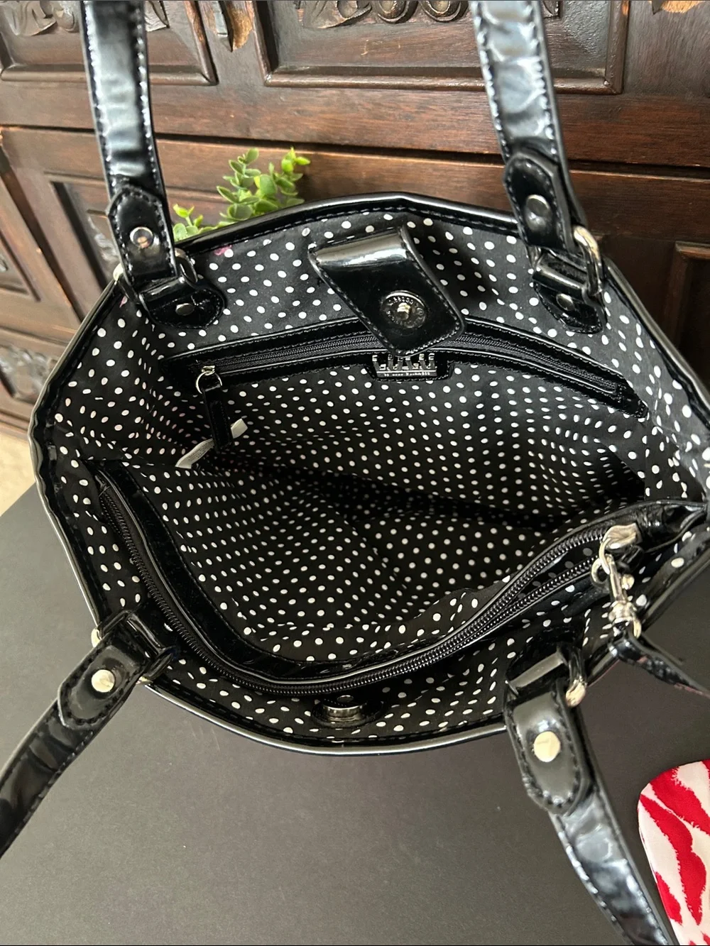 lululemon athletica Pink, Red & Whitei Kiss-Print Tote with Matching Wristlet
